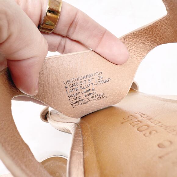 [Gentle Souls] Kenneth Cole Rose Gold Lark Slim T-Strap Open Toe Sandals Sz 9.5M - Picture 10 of 11